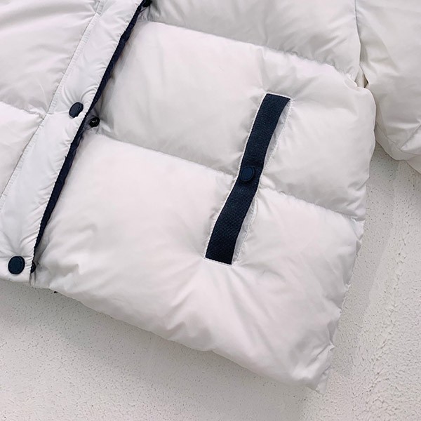 すぐ届 ムースナックルズ 偽物 PROSPECT パファー ジャケット バック ロゴ moi74838